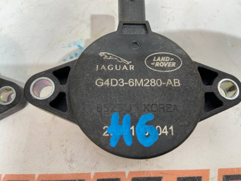 LR126832 Electromagnetic valve for changing timing phases RANGE ROVER VELAR (L560) Used cost 20 € in stock 6 pcs.