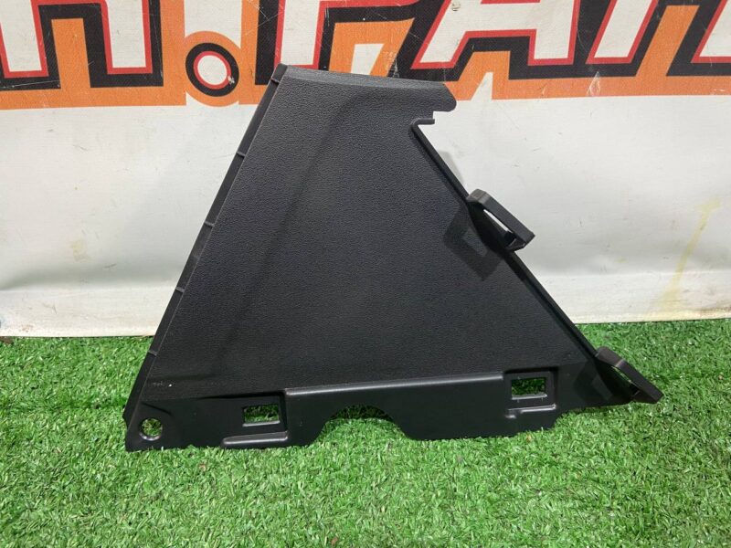 LR127352 Front panel trim right Land Rover Discovery Sport L550 (2015-) used cost 25 € in stock 1 pcs.