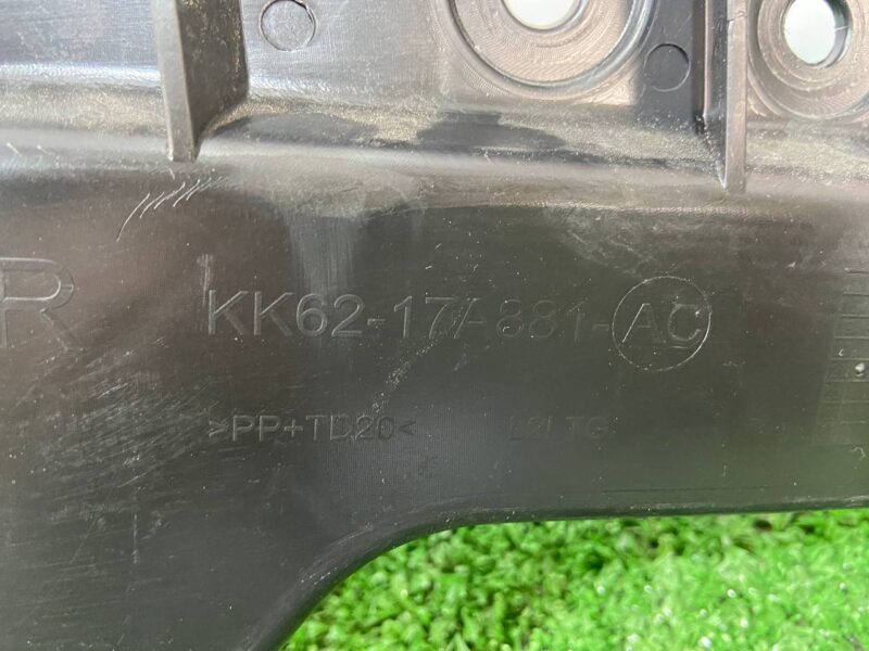 LR128159 Right bumper mounting bracket RANGE ROVER SPORT (L494) 2013- Used cost 85 € in stock 2 pcs.