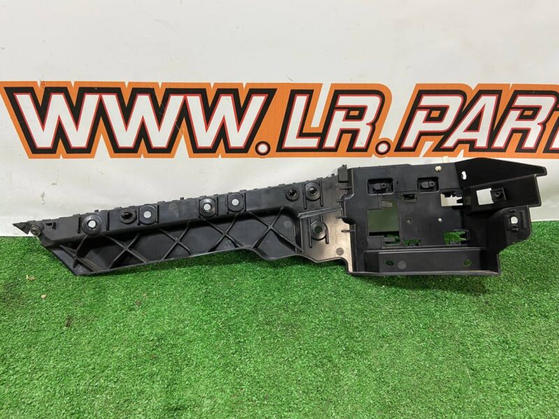 LR128159 Right bumper mounting bracket RANGE ROVER SPORT (L494) 2013- Used cost 85 € in stock 2 pcs.