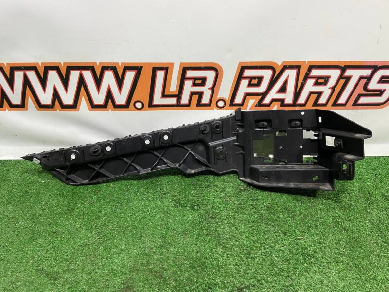 LR128159 Right bumper mounting bracket RANGE ROVER SPORT (L494) 2013- Used cost 85 € in stock 2 pcs.