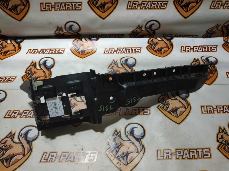 LR128159 Right bumper mounting bracket RANGE ROVER SPORT (L494) 2013- Used cost 85 € in stock 2 pcs.