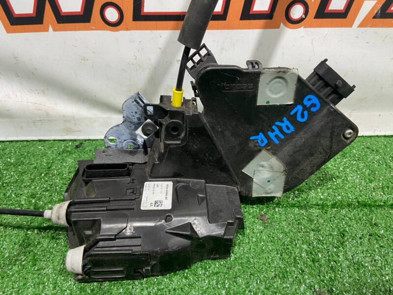 LR128272 Rear right door lock Land Rover Discovery 5 L462 (2017-) Used - Image 15