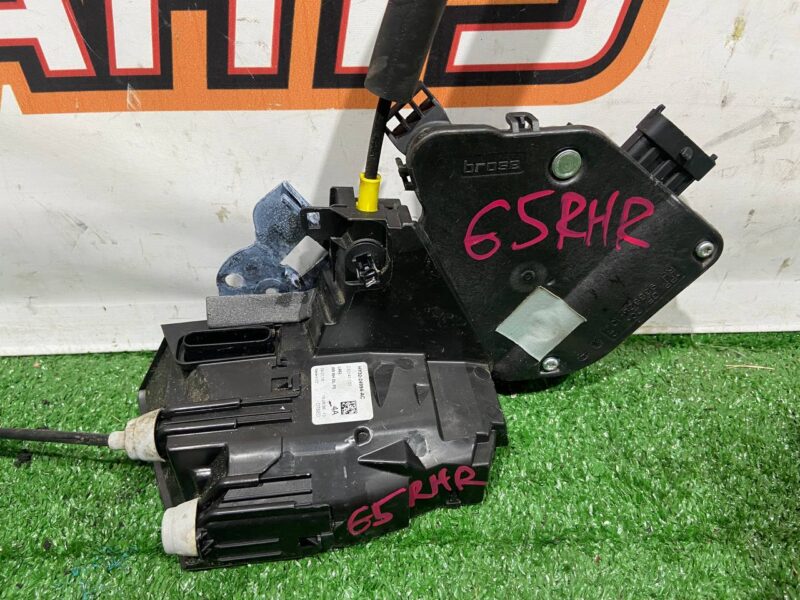 LR128272 Rear right door lock Land Rover Discovery 5 L462 (2017-) Used - Image 18