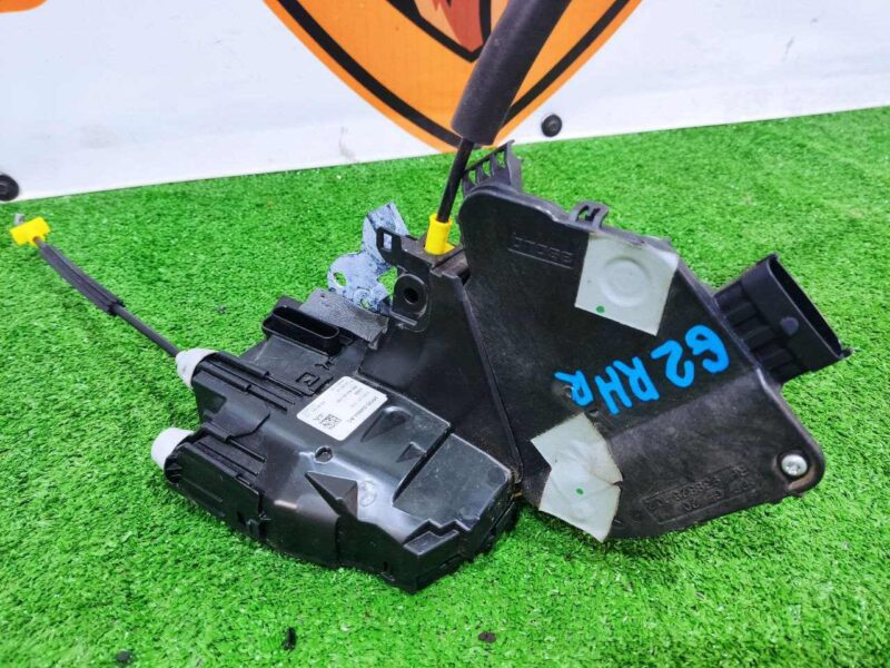 LR128272 Rear right door lock Land Rover Discovery 5 L462 (2017-) Used cost 70 € in stock 2 pcs.
