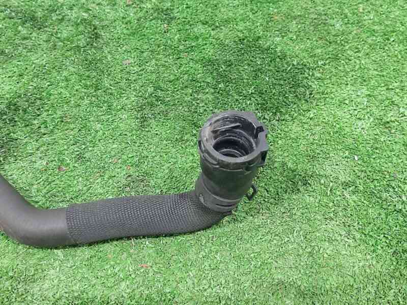 LR128619 Hose 3.0TD cooling system Range Rover Sport L494 (2014-2022) Used cost 20 € in stock 8 pcs.