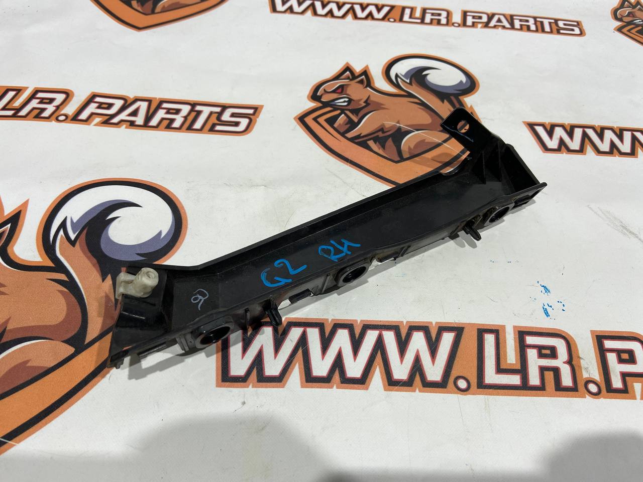LR129881 Right bumper bracket mount Land Rover Discovery 5 L462 (2017-) Used cost 25 € in stock 1 pcs.