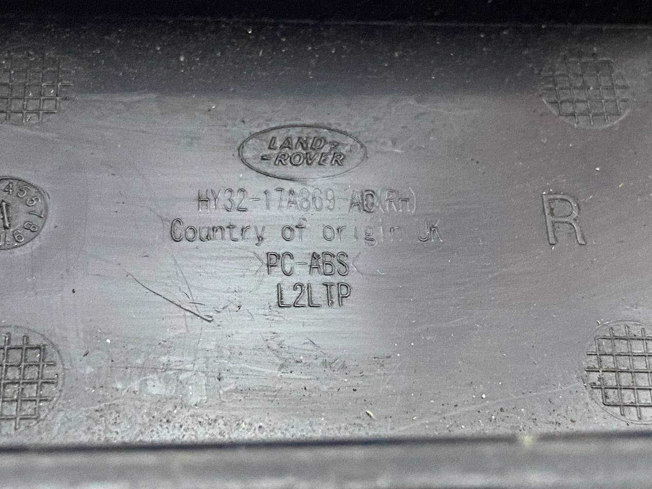 LR129881 Right bumper bracket mount Land Rover Discovery 5 L462 (2017-) Used cost 25 € in stock 1 pcs.