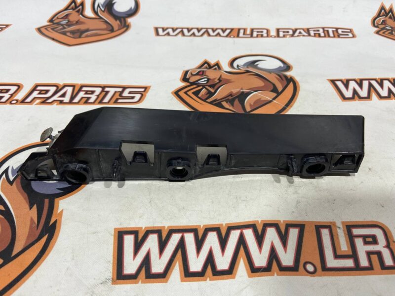 LR129882 Bumper mounting bracket left Land Rover Discovery 5 Used cost 13,85 € in stock 1 pcs.