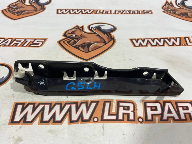 LR129882 Bumper mounting bracket left Land Rover Discovery 5 Used cost 13,85 € in stock 1 pcs.