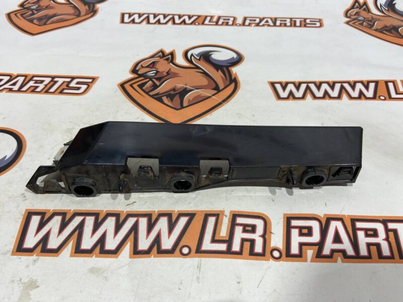LR129882 Bumper mounting bracket left Land Rover Discovery 5 Used cost 13,85 € in stock 1 pcs.