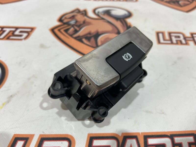 LR133124 Parking brake switch Range Rover L405 (2013-2021) Used cost 20 € in stock 1 pcs.