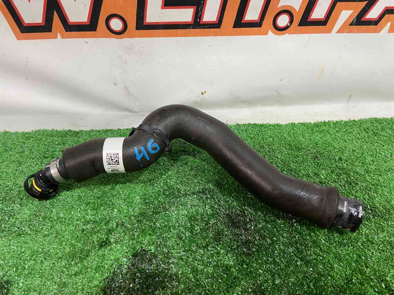 LR135728 Used Land Rover Discovery Sport L550 (2015-) Breather Pipe cost 20 € in stock 1 pcs.