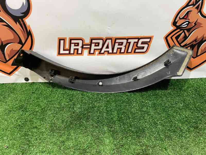 LR136799 Rear arch molding left Range Rover L405 (2013-2021) Used cost 40 € in stock 2 pcs.