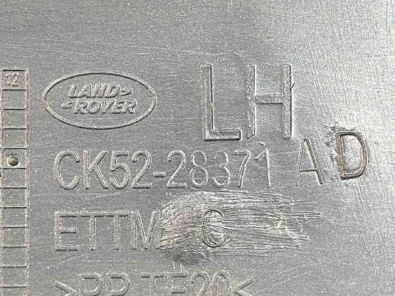 LR136799 Rear arch molding left Range Rover L405 (2013-2021) Used cost 40 € in stock 2 pcs.