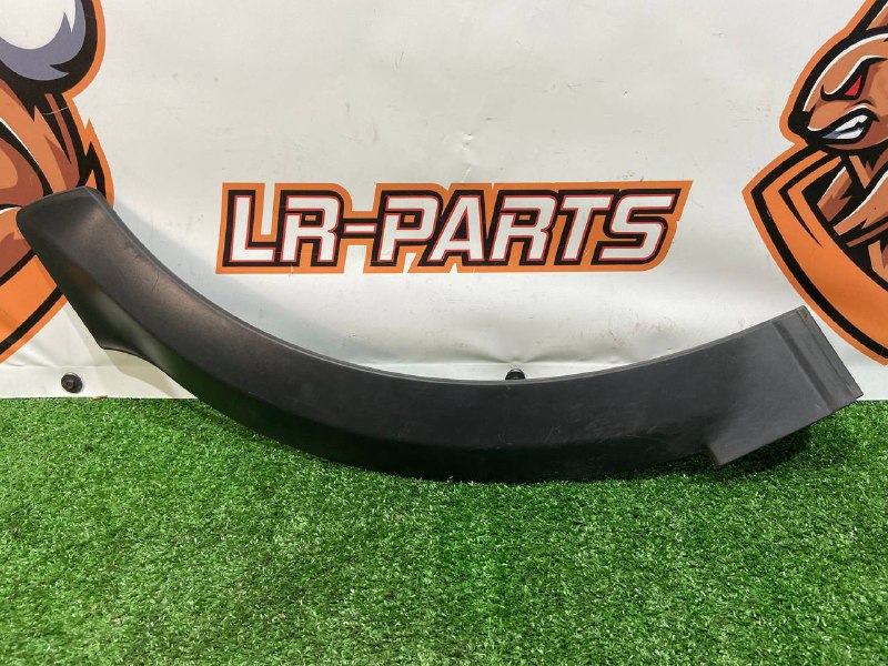 LR136799 Rear arch molding left Range Rover L405 (2013-2021) Used cost 40 € in stock 2 pcs.