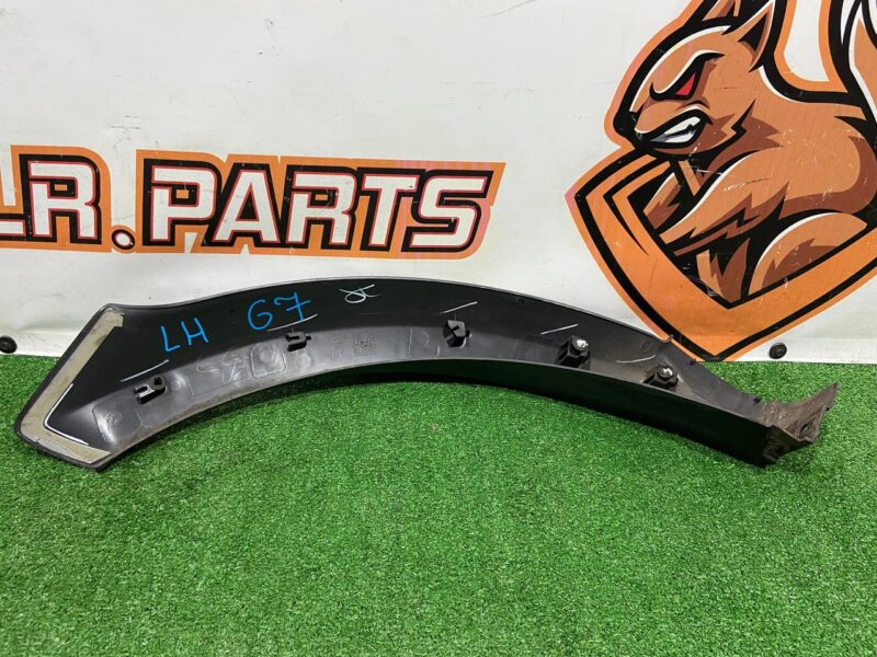 LR136801 Wheel arch fender molding rear left Range Rover Sport L494 Used cost 50 € in stock 5 pcs.