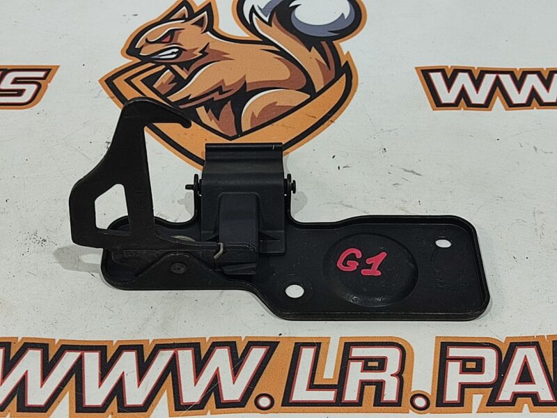 LR137754 Hood hook Land Rover Discovery 5 Used - Image 14