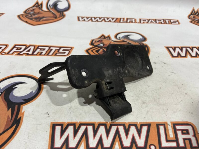 LR137754 Hood hook Land Rover Discovery 5 Used - Image 15