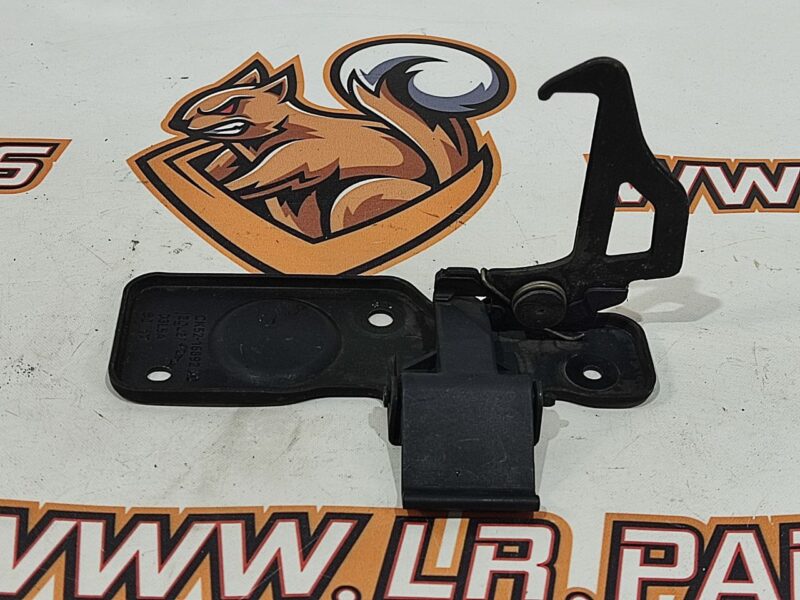 LR137754 Hood hook Land Rover Discovery 5 Used cost 26 € in stock 4 pcs.