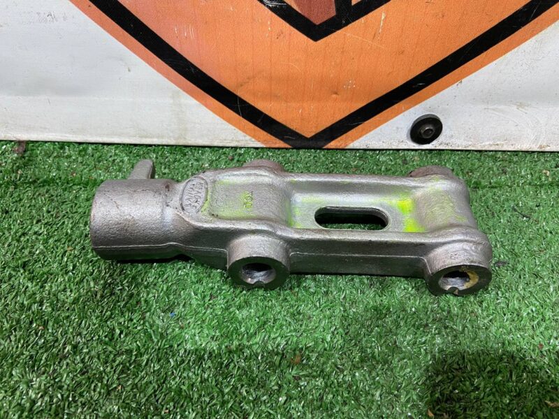 LR137775 Bracket towing eye Land Rover Discovery Sport L550 (2015-) used cost 35 € in stock 2 pcs.