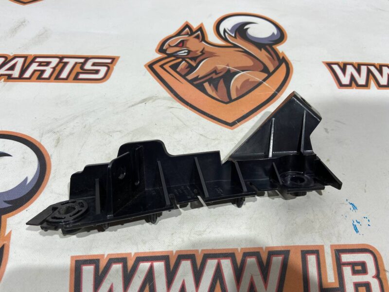 LR137782 Front bumper mounting bracket left Range Rover Sport L494 (2014-2022) Used - Image 14