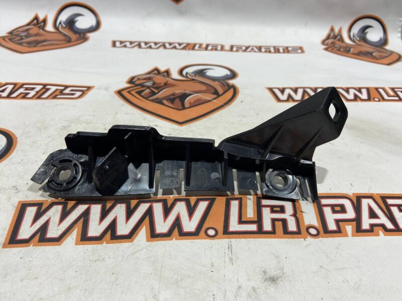LR137782 Front bumper mounting bracket left Range Rover Sport L494 (2014-2022) Used cost 11,9 € in stock 1 pcs.