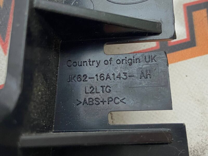 LR137782 Front bumper mounting bracket left Range Rover Sport L494 (2014-2022) Used cost 11,9 € in stock 1 pcs.