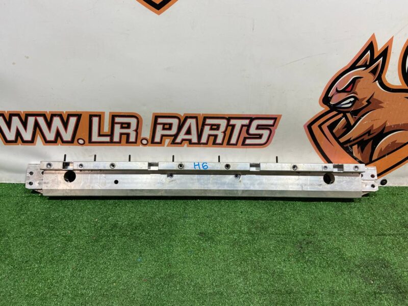 LR137900 Radiator beam Land Rover Discovery Sport L550 (2015-) Used cost 80 € in stock 5 pcs.