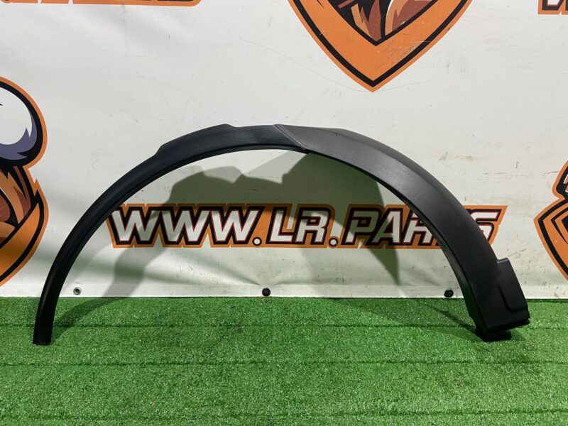 LR138492 Wheel arch fender molding rear right Land Rover Discovery 5 Used cost 42,5 € in stock 3 pcs.
