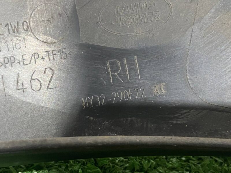 LR138492 Wheel arch fender molding rear right Land Rover Discovery 5 Used cost 42,5 € in stock 3 pcs.