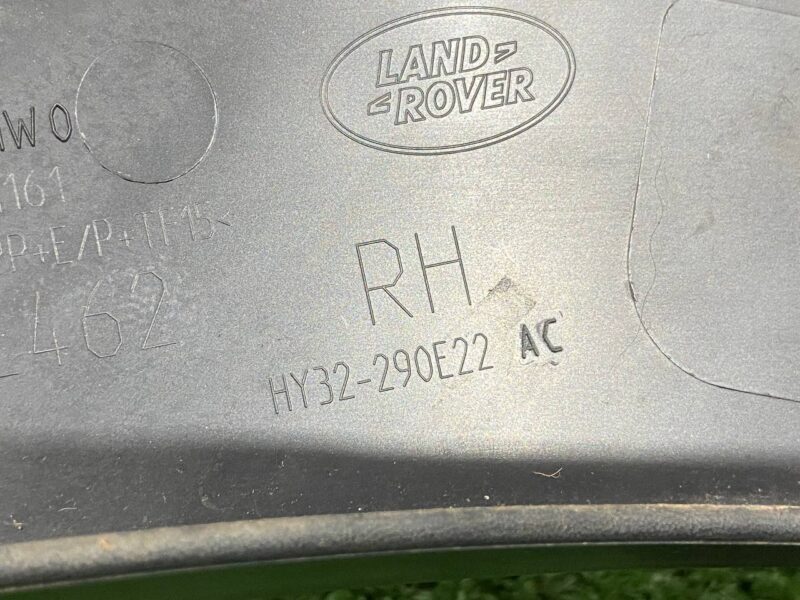 LR138492 Wheel arch fender molding rear right Land Rover Discovery 5 Used cost 42,5 € in stock 3 pcs.