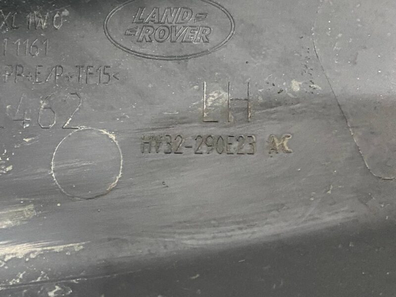 LR138493 Wheel arch fender molding rear left Land Rover Discovery 5 Used cost 37 € in stock 2 pcs.