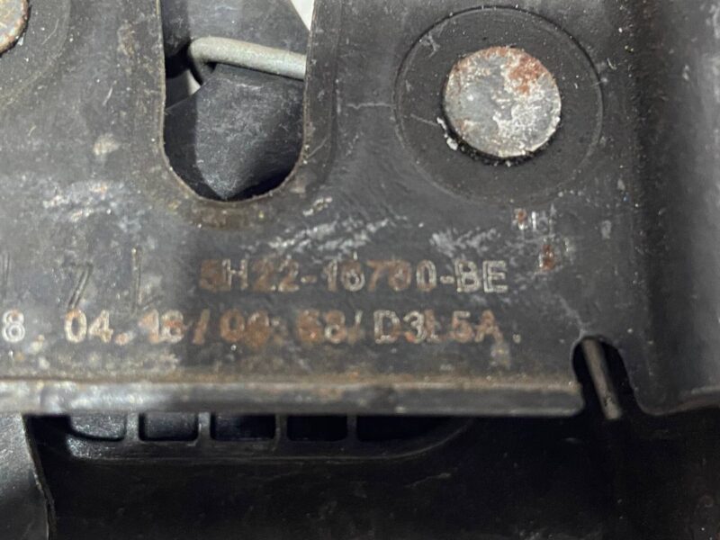 LR138825 Hood lock without sensor Land Rover Discovery Sport L550 (2015-) Used - Image 13
