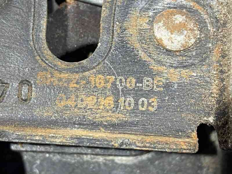 LR138825 Hood lock without sensor Land Rover Discovery Sport L550 (2015-) Used - Image 15