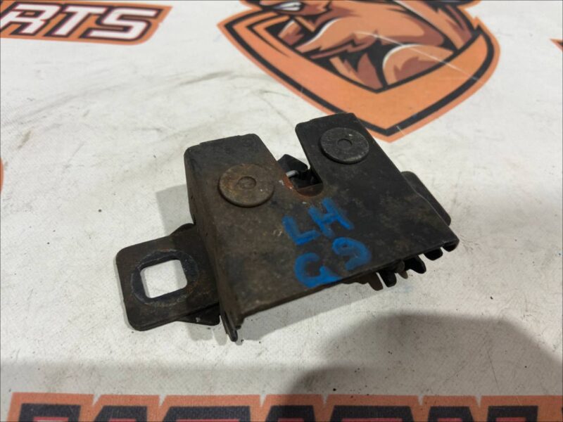 LR138825 Hood lock without sensor Land Rover Discovery Sport L550 (2015-) Used - Image 17