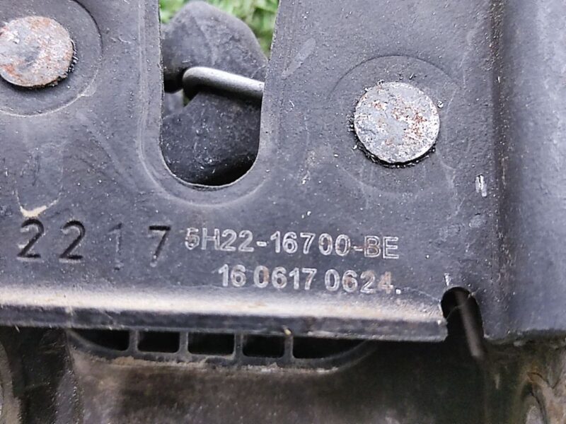 LR138825 Hood lock without sensor Land Rover Discovery Sport L550 (2015-) Used cost 20 € in stock 40 pcs.