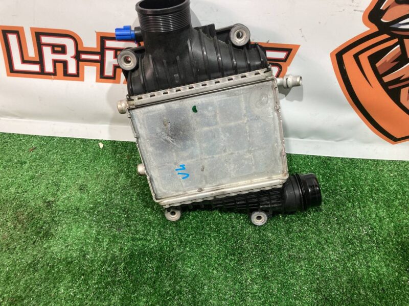 LR139045 Intercooler Radiator Range Rover Velar L560 (2018-) Used cost 100 € in stock 4 pcs.