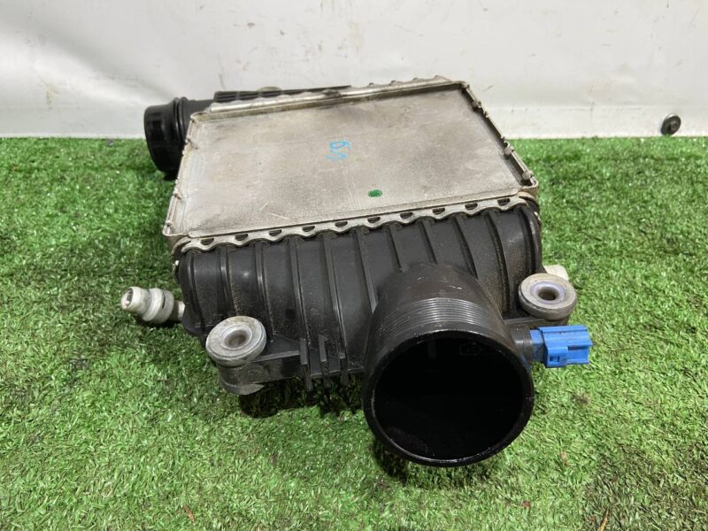 LR139045 Intercooler Radiator Range Rover Velar L560 (2018-) Used cost 100 € in stock 4 pcs.