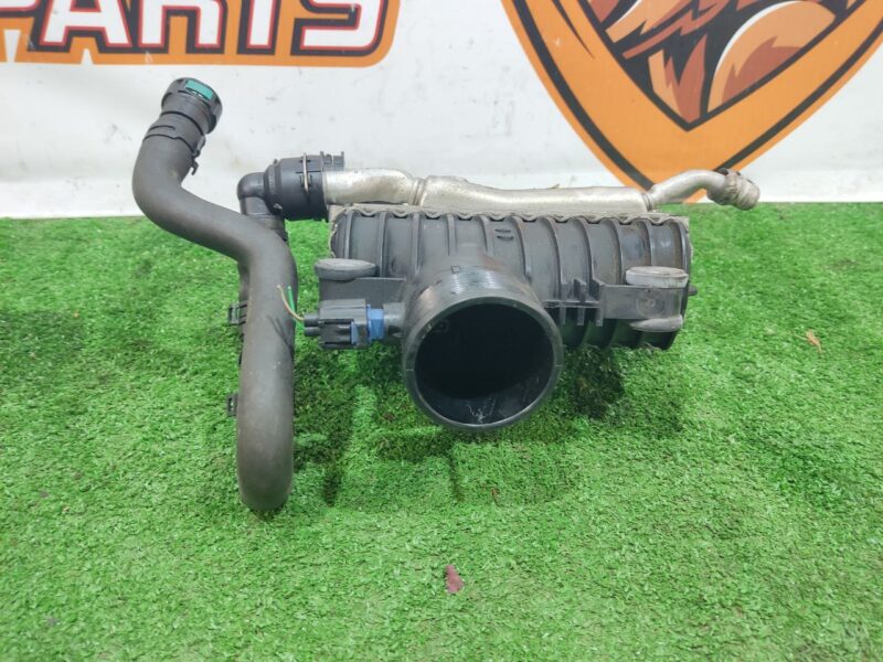 LR139045 Intercooler Radiator Range Rover Velar L560 (2018-) Used - Image 14