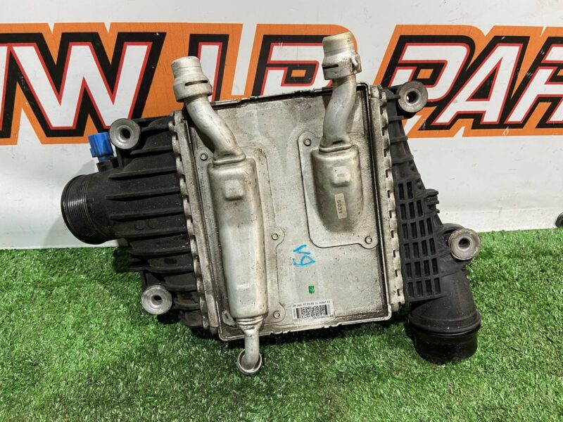 LR139045 Intercooler Radiator Range Rover Velar L560 (2018-) Used cost 100 € in stock 4 pcs.