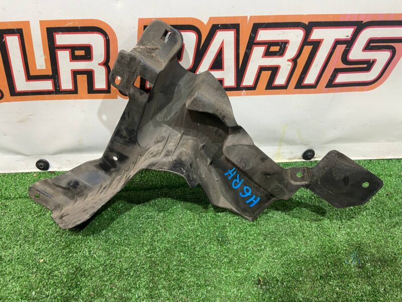 LR140039 Mudguard mounting bracket, right Land Rover Discovery Sport L550 (2015-) used cost 15 € in stock 2 pcs.