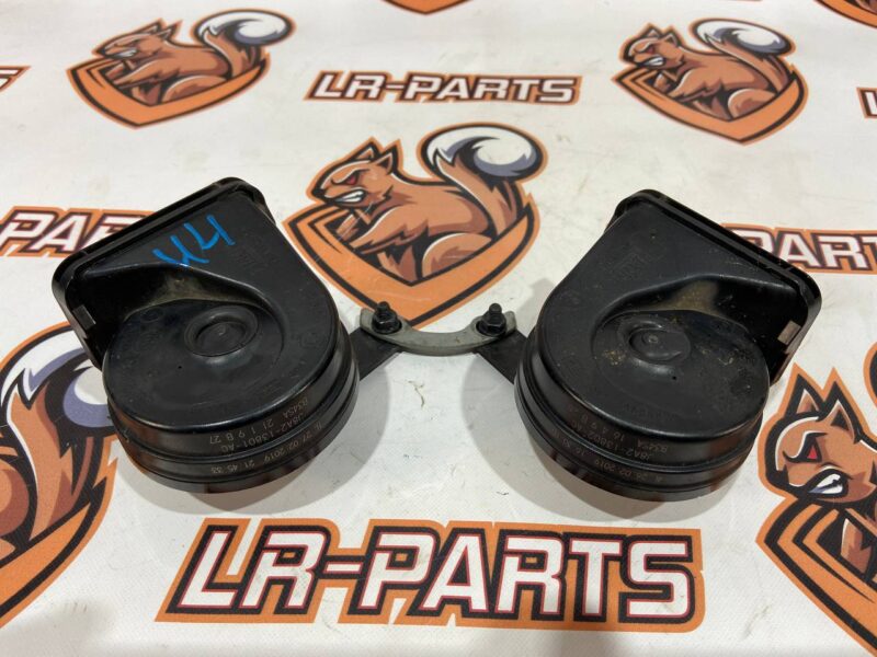 LR113221 Horn left Range Rover Velar L560 (2018-) Used cost 55 € in stock 4 pcs.