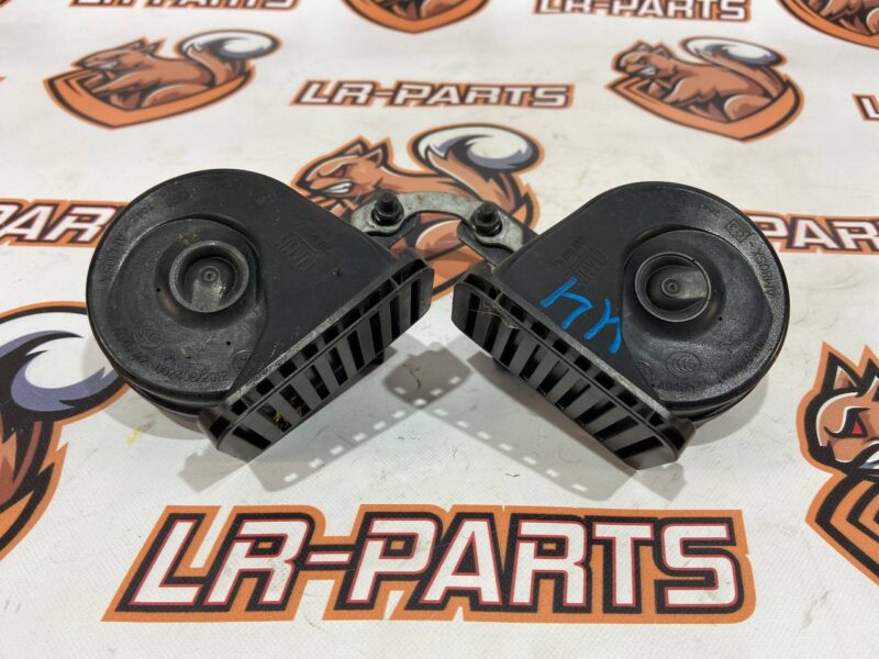 LR113221 Horn left Range Rover Velar L560 (2018-) Used cost 55 € in stock 4 pcs.