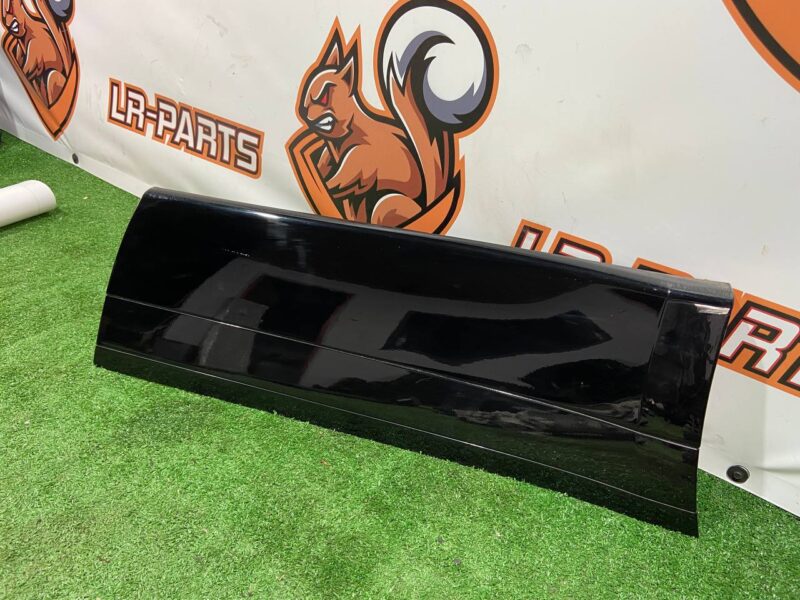 LR146635 Rear right door molding Range Rover Velar L560 (2018-) USED cost 90 € in stock 4 pcs.