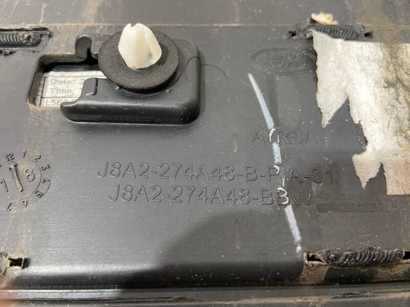 LR146635 Rear right door molding Range Rover Velar L560 (2018-) USED cost 90 € in stock 4 pcs.