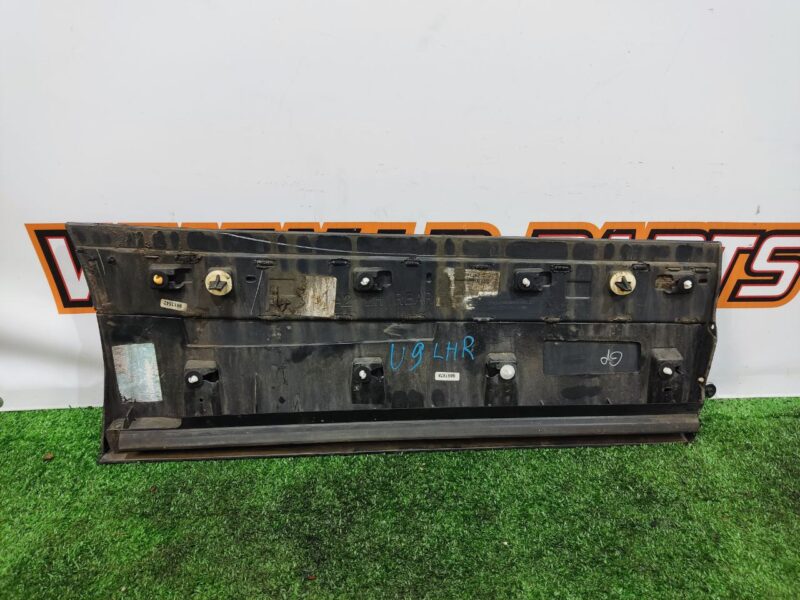 LR146637 Molding of the door of the rear left Range Rover Velar L560 (2018-) used cost 60 € in stock 3 pcs.