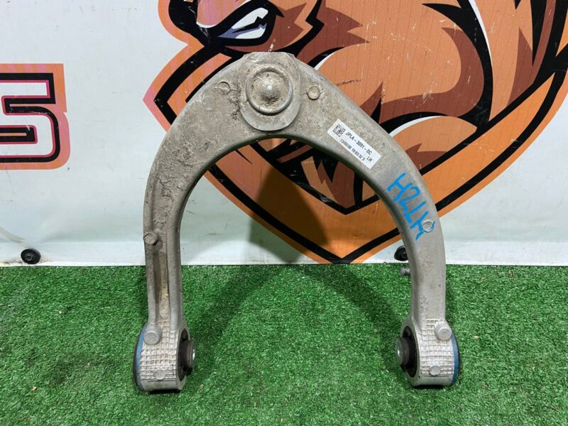LR148193 Front Upper Left Control Arm Range Rover L405 (2013-2021) Used cost 100 € in stock 8 pcs.