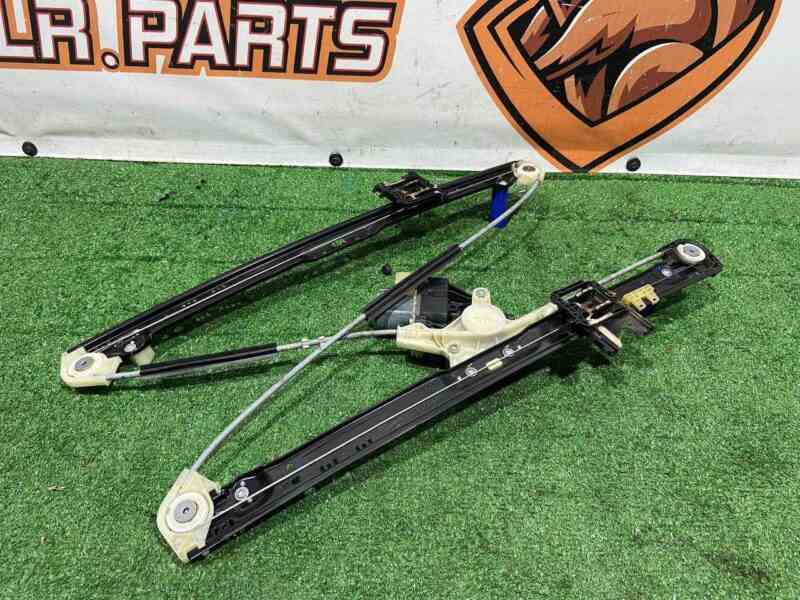 LR153960 Rear left door window regulator Land Rover Discovery 5 L462 (2017-) USED cost 140 € in stock 1 pcs.