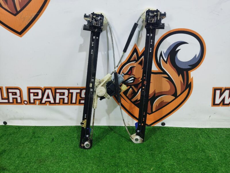 LR153960 Rear left door window regulator Land Rover Discovery 5 L462 (2017-) USED cost 140 € in stock 1 pcs.